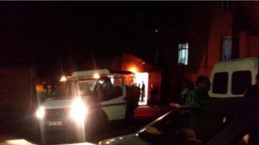 Kargı&rsquo;da Yol Kenarında İki Ceset Bulundu