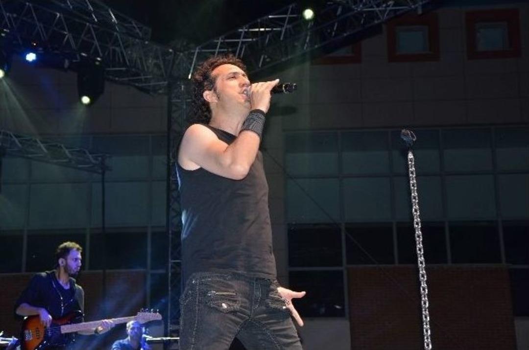 Kıra&ccedil; Eskişehir&rsquo;de Konser Verdi