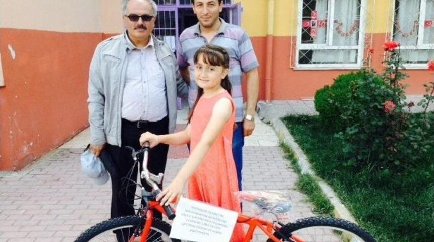 Mahalle Manavından &Ouml;rnek Davranış