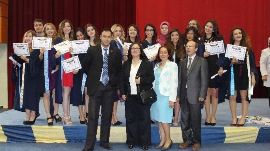 Mezun Olan Paramediklere &ldquo;mesleğe Hoşgeldin&rdquo; Belgesi