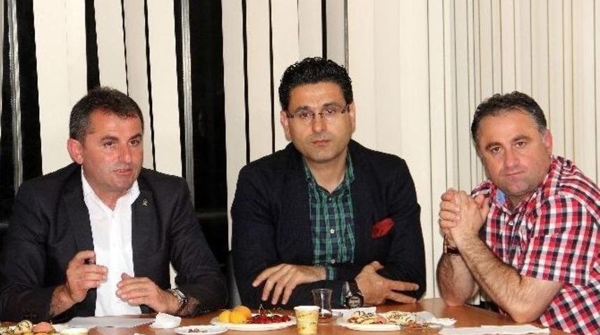 Muharrem Kaşıtoğlu, Ak Parti Bozkurt İl&ccedil;e Başkanlığını Ziyaret Etti