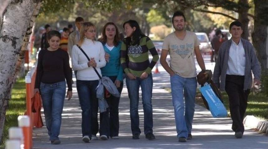 Erzurum&rsquo;da &Ouml;ğrenciler Gidince Mağazalar Boş Kaldı