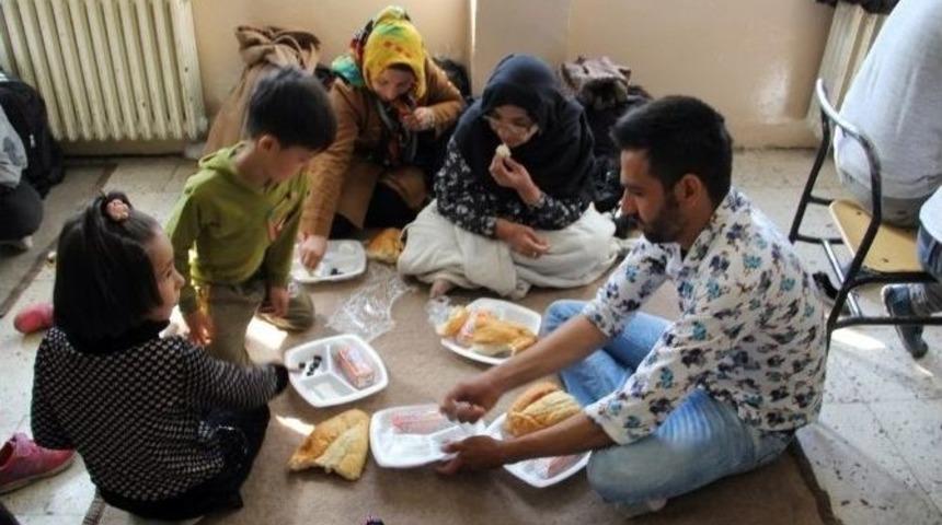 Mahsur Kalan Ka&ccedil;ak Şahısları Jandarma Kurtardı