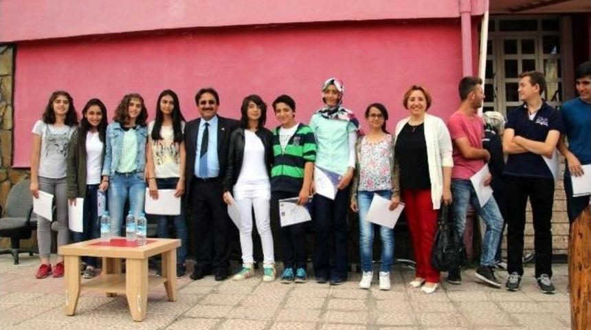 Model U&ccedil;ak Sertifikalarını Aldılar