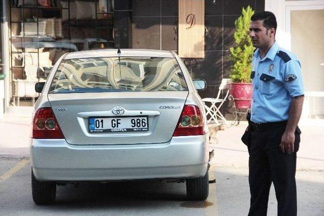 Polisin Lpg’li Otomobilde Sızıntı Nöbeti