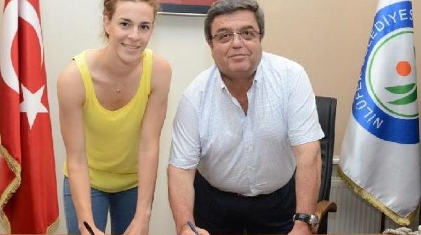 Nil&uuml;fer Belediyespor&rsquo;Da Voleybol Ve Hentbolde &Ccedil;ifte Imza