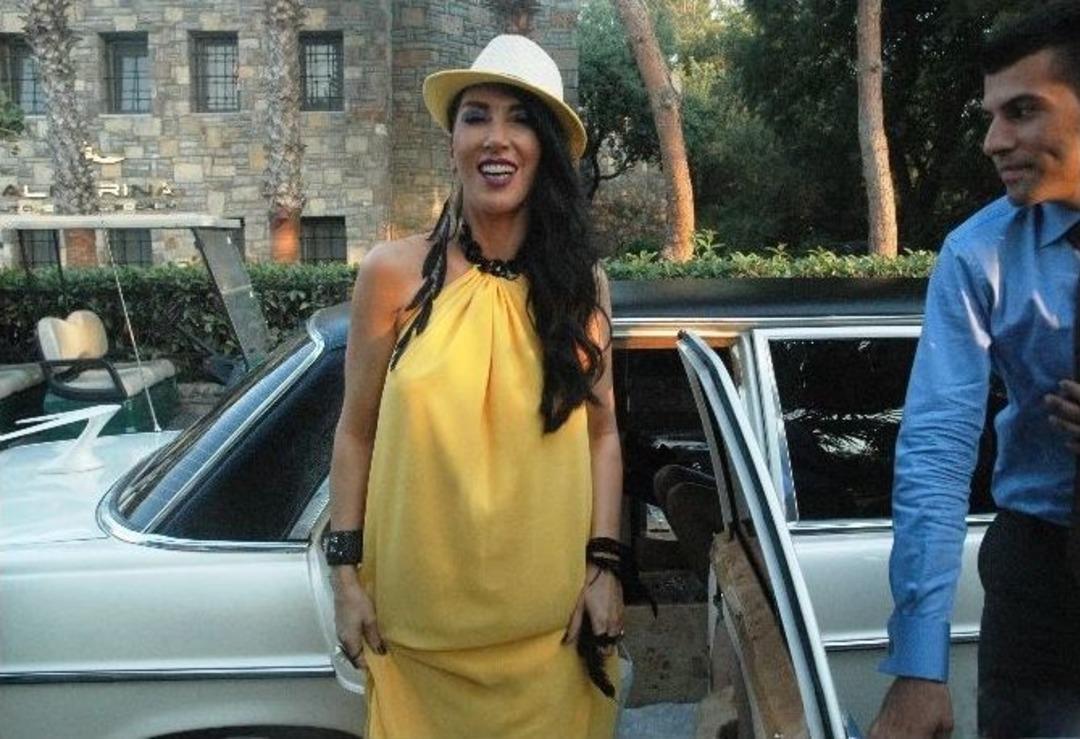 Hande Yener De Ticarete Atıldı