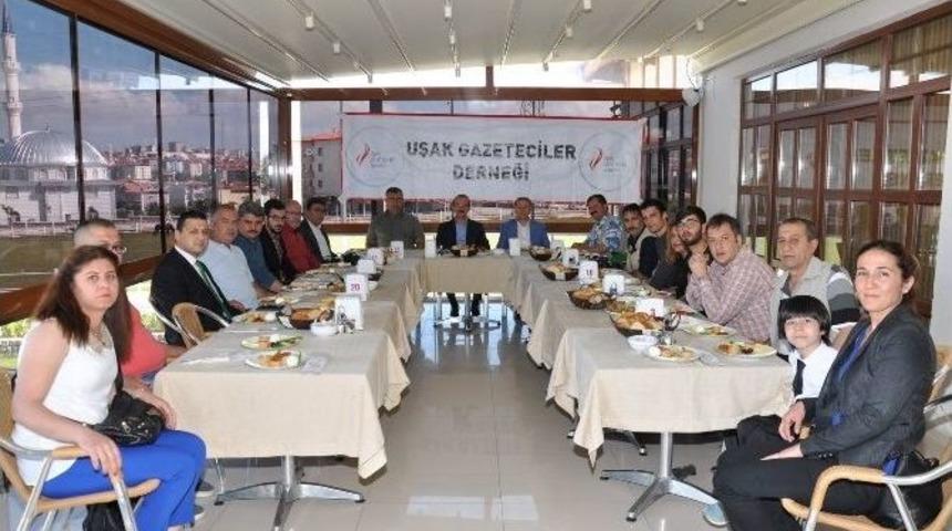 &ldquo;cumartesi Buluşmaları&rdquo; Nın Konuğu Vali Yavuz Oldu