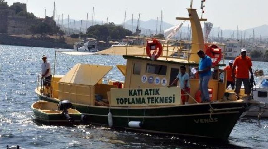 'denize En &Ccedil;ok Mavi Yakışır' Sloganıyla Denizi Temizlediler