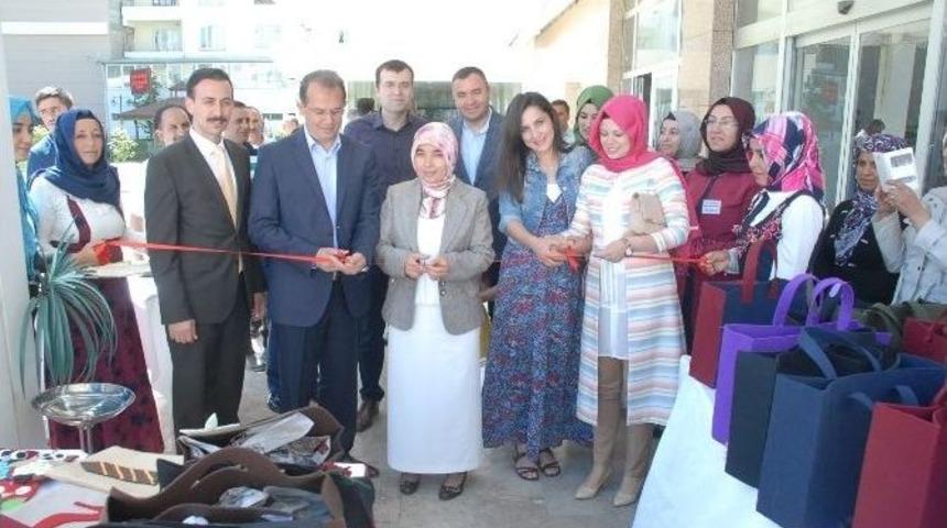 Saraylı Kadınlardan El İşi Sergisi