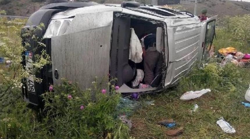 &Ccedil;orum'da Kaza: 1 &Ouml;l&uuml;, 2 Yaralı