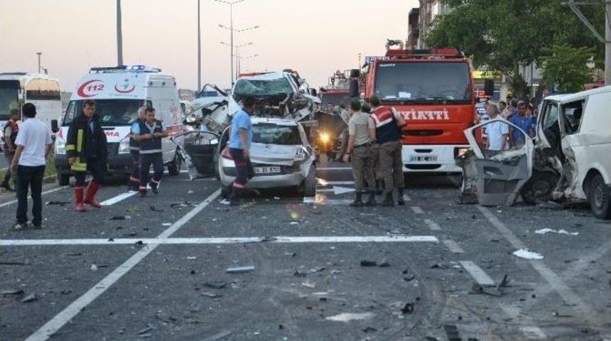 Tekirdağ&rsquo;da Zincirleme Kaza: 3 &Ouml;l&uuml;, 9 Yaralı