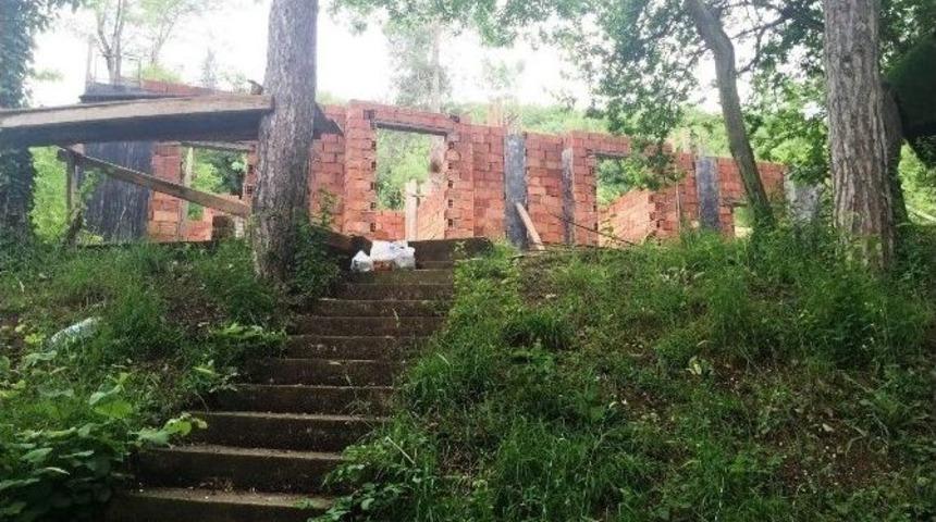 Cephaneliğe Mescit Yapılıyor