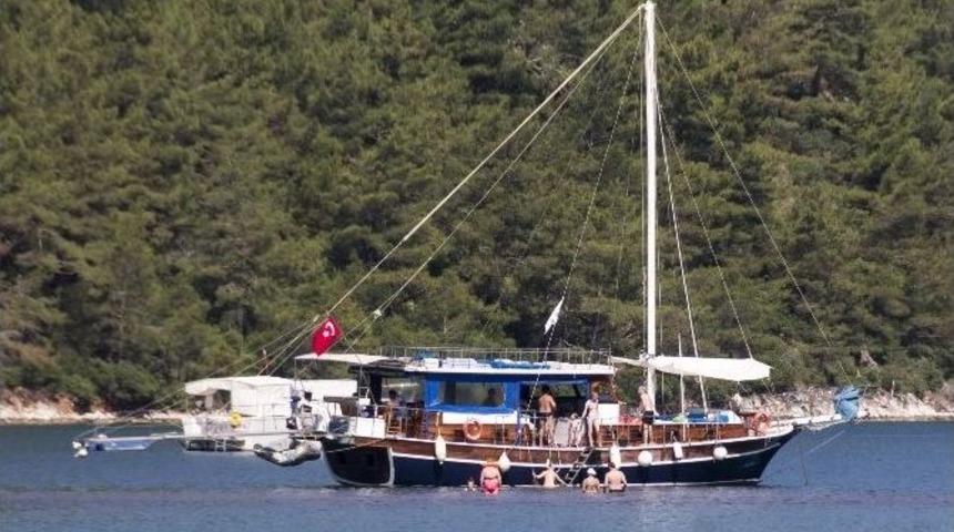 D&uuml;nyaca &Uuml;nl&uuml; Kızkumu Turist Akınına Uğruyor