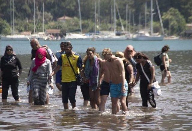 Dünyaca Ünlü Kızkumu Turist Akınına Uğruyor