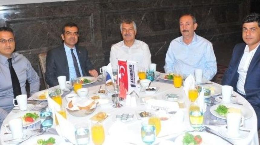 Karalar M&uuml;teahhitleri Uyardı