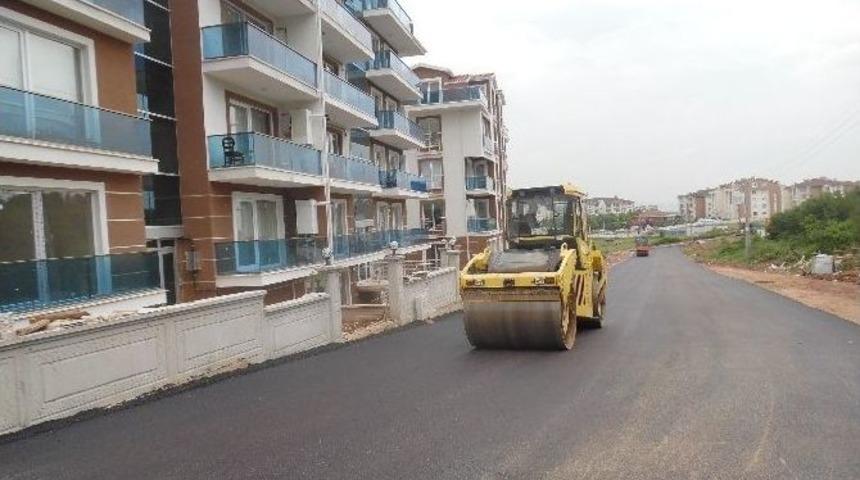 İzmit&rsquo;te Asfalt &Ccedil;alışmaları Devam Ediyor