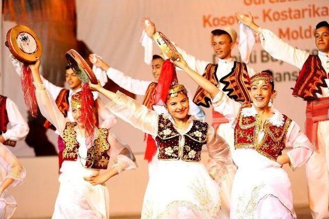 Halk Dansları Festivali’ne Muhteşem Gala