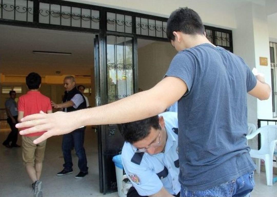 Lys&rsquo;de Erkeklere &Ccedil;ifte Arama