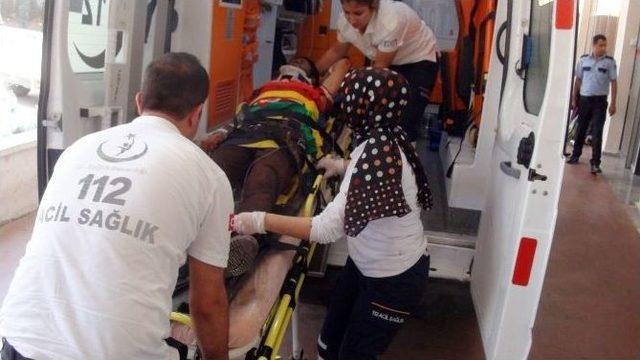 Şanlıurfa&rsquo;da İş&ccedil;i Minib&uuml;s&uuml; Kaza Yaptı: &Ccedil;ok Sayıda Yaralı Var 1