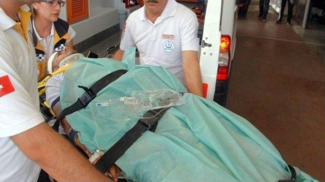 Şanlıurfa&rsquo;da İş&ccedil;i Minib&uuml;s&uuml; Kaza Yaptı: &Ccedil;ok Sayıda Yaralı Var 3