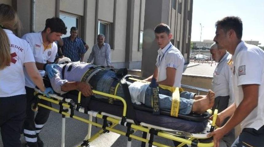 Adıyaman&rsquo;da İki Farklı Trakt&ouml;r Kazası: 4 Yaralı