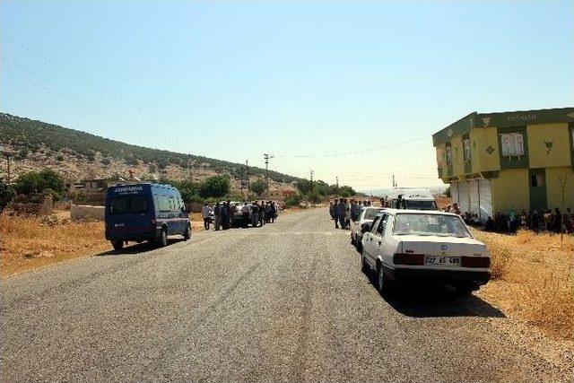 Gaziantep’te İki Otomobil Kafa Kafaya Çarpıştı: 8 Yaralı