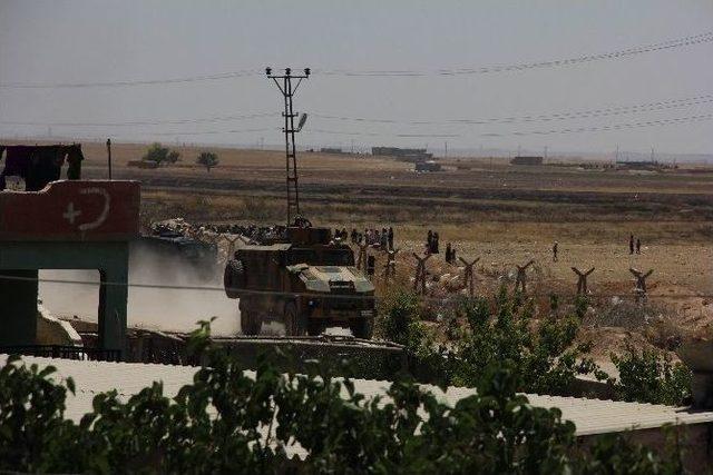 Ak&ccedil;akale Sınır Kapısında Gergin Bekleyiş S&uuml;r&uuml;yor 2