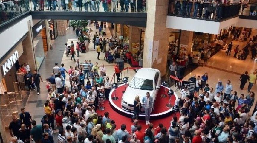 Forum Trabzon, Bir Ziyaret&ccedil;isine Bmw 520i Hediye Etti