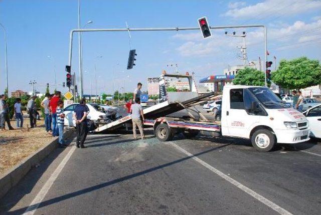 Hilvan'da Zincirleme Kaza: 6 Yaralı