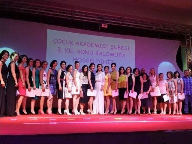 Kuşadası&rsquo;nda Şirinada Minikleri H&uuml;nerlerini Sergiledi 1