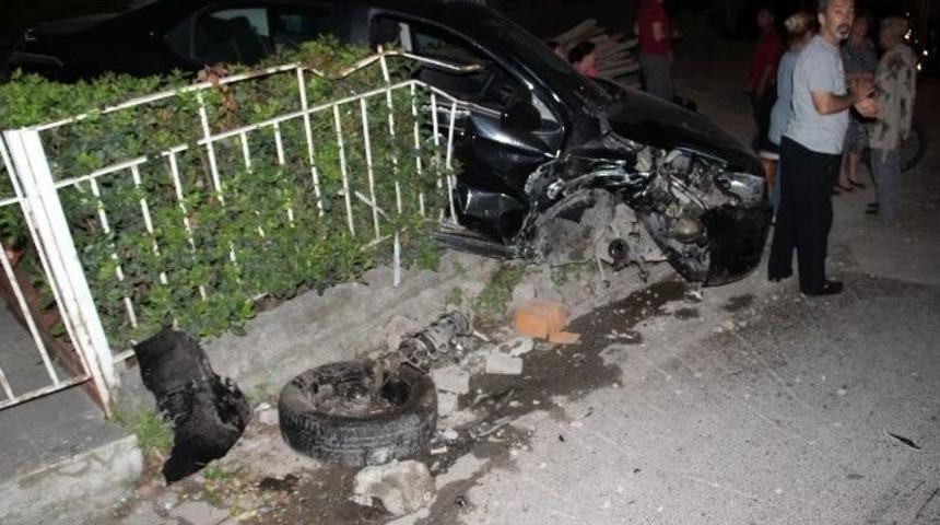 Polisten Ka&ccedil;an Alkoll&uuml; S&uuml;r&uuml;c&uuml; 4 Otomobili Bi&ccedil;ti