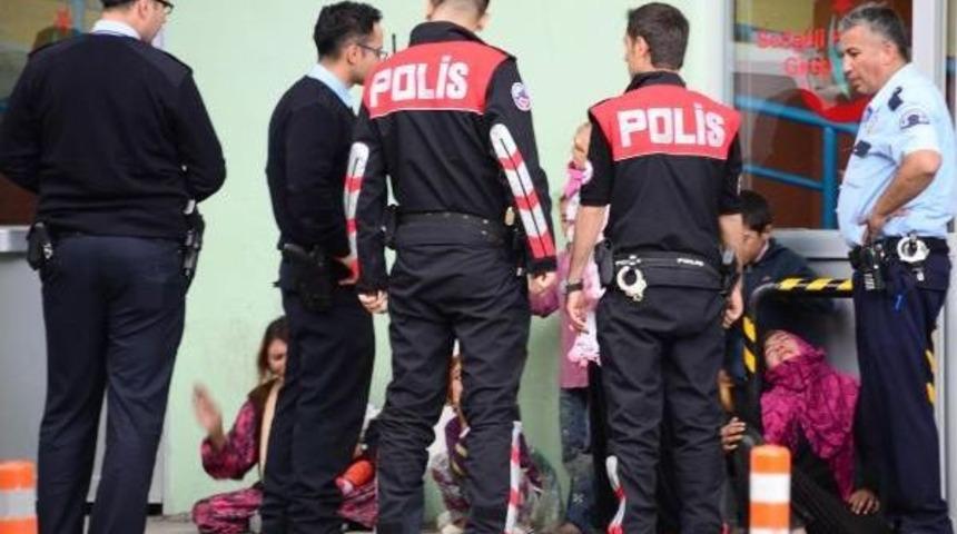 Polis, Suriyeli Dilencileri Kampa G&ouml;nderdi