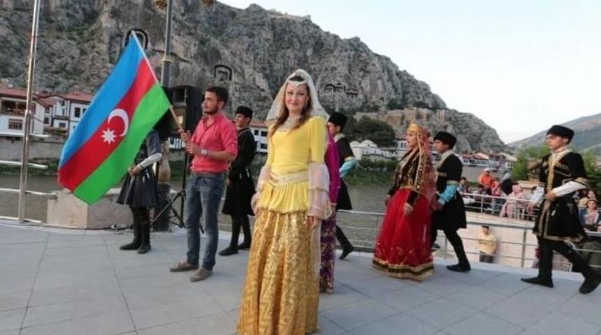 Amasya&rsquo;daki Festivale Renk Kattılar