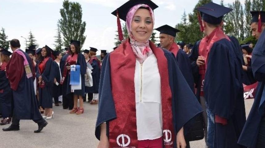 (&ouml;zel Haber) Kocası İzin Verirse Y&uuml;ksek Lisans Yapacak