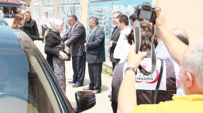 Bakan Ayşenur İslam Akyazı&rsquo;yı Ziyaret Etti