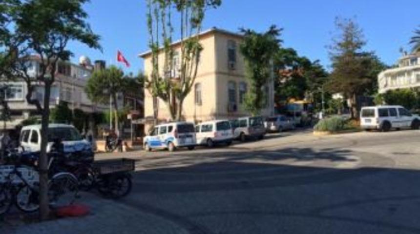 B&uuml;y&uuml;kada Ara&ccedil;tan Ge&ccedil;ilmiyor, Faytoncular M&uuml;şteri Se&ccedil;iyor