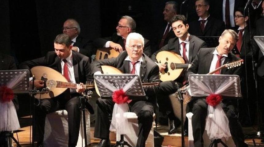 Bolu&rsquo;da &ldquo; Şarkılarla T&uuml;rk&uuml;lerle İstanbul&rdquo; B&uuml;y&uuml;k Beğeni Topladı