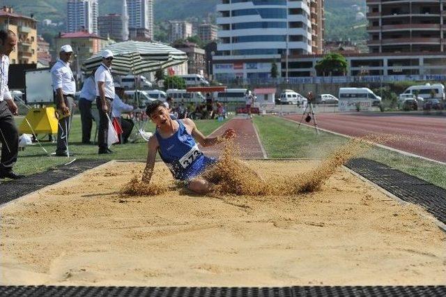 Atletizm’de Yeni Rekorlar Kırıldı