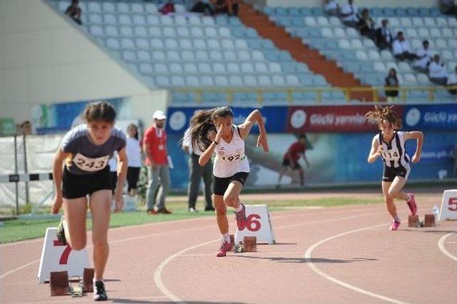 Atletizm’de Yeni Rekorlar Kırıldı