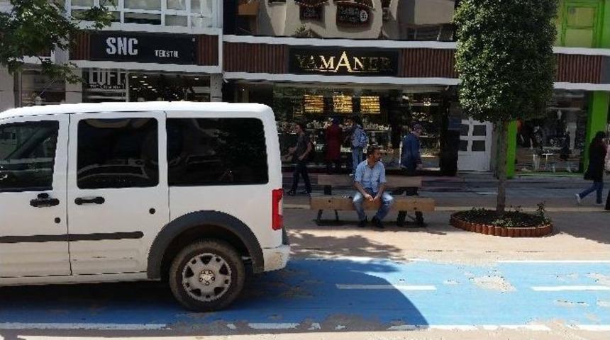 Bolu&rsquo;da Kuyumcu D&uuml;kkanında Korku Dolu Dakikalar