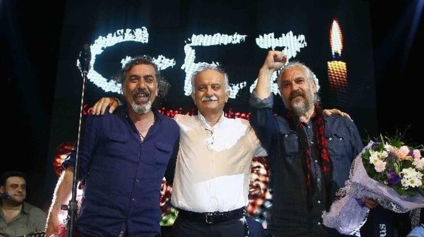 Bayraklı&rsquo;da Gezi Olaylarında Hayatını Kaybedenler Anıldı