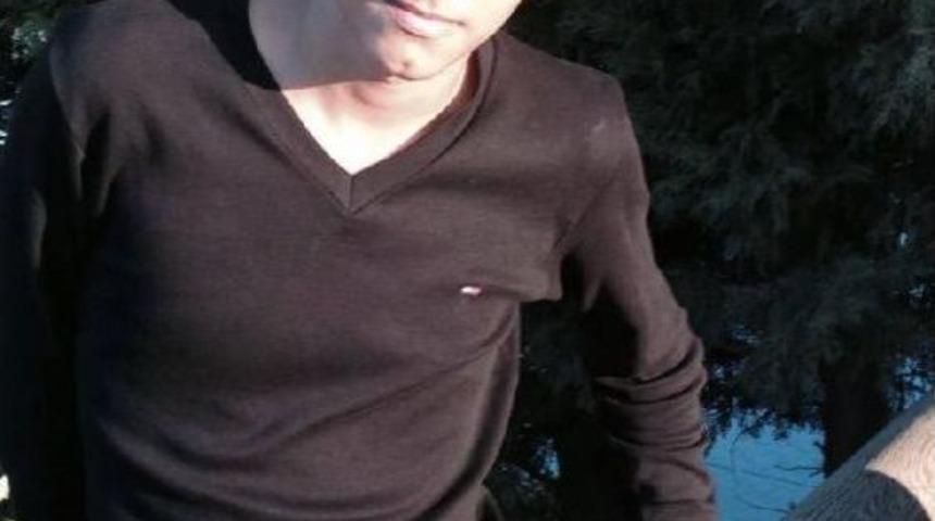 Otomobil Takla Attı: 1 &Ouml;l&uuml;, 2 Yaralı (2)