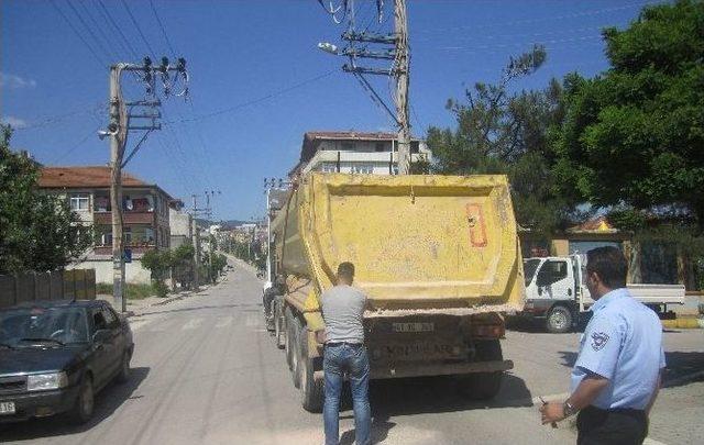 K&ouml;rfez Zabıtası Denetimlerini S&uuml;rd&uuml;r&uuml;yor 1