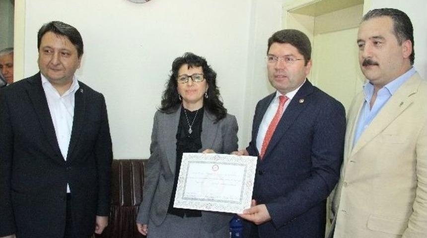 Ak Parti Milletvekili Tun&ccedil; Mazbatasını Teslim Aldı