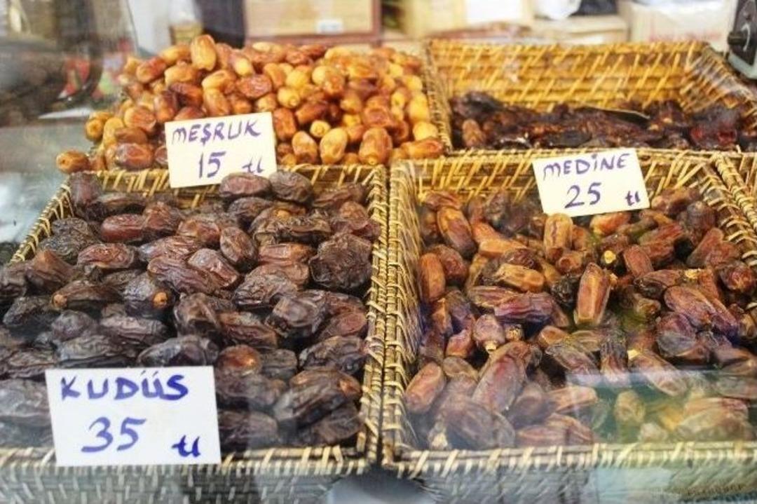 Hurmalar Tezgahları S&uuml;sledi