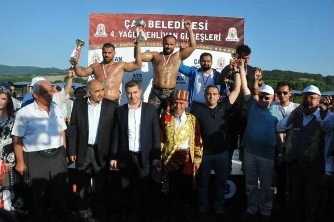 &Ccedil;an&rsquo;da Yağlı G&uuml;reşlerinde Başpehlivan Orhan Okulu Oldu