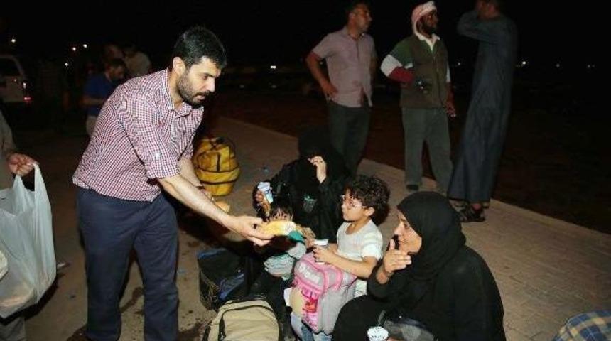 Sınırda Hem Gelmek Isteyen, Hem Gitmek Isteyenler Bekliyor (5)