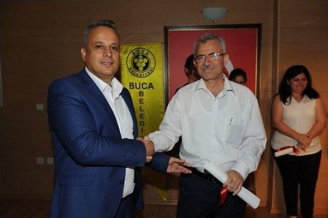 Buca&rsquo;da Belediye Personeli İşaret Diliyle İstiklal Marşı Okudu 1