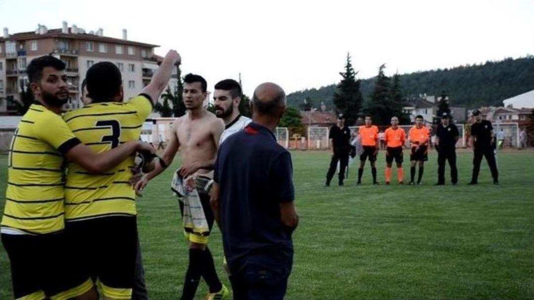(&ouml;zel Haber) Bilecik 2. Amat&ouml;r Lig M&uuml;sabakasına Olaylar Damga Vurdu